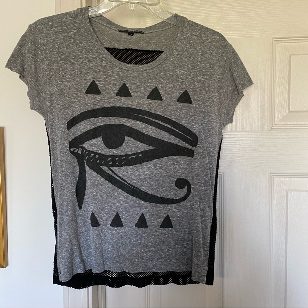 Size xs mesh back Egyptian theme short sleeve tee - Picture 1 of 5